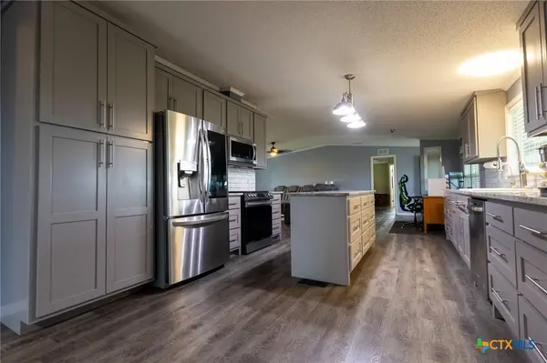 401 County Road 330, Granger, TX 76530