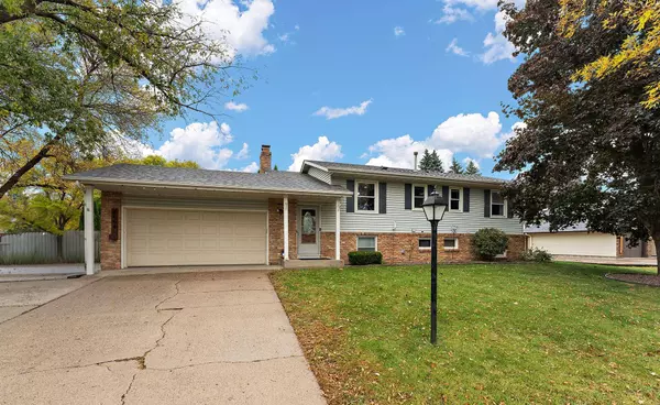 8664 88th ST S, Cottage Grove, MN 55016