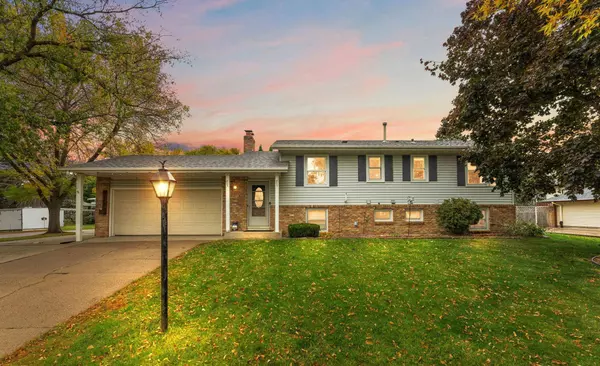 8664 88th ST S, Cottage Grove, MN 55016