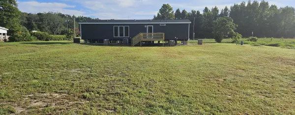 1505 W W Main St, Harleyville, SC 29448