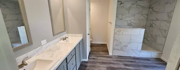 1505 W W Main St, Harleyville, SC 29448