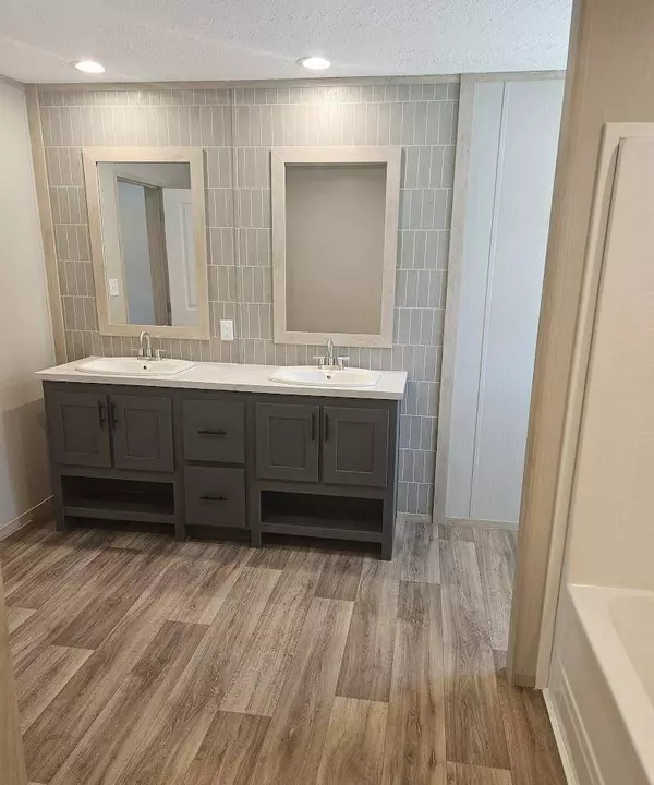 105 Martin Dr, Eutawville, SC 29048