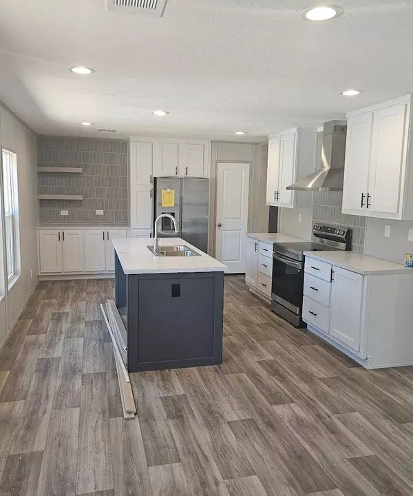 105 Martin Dr, Eutawville, SC 29048