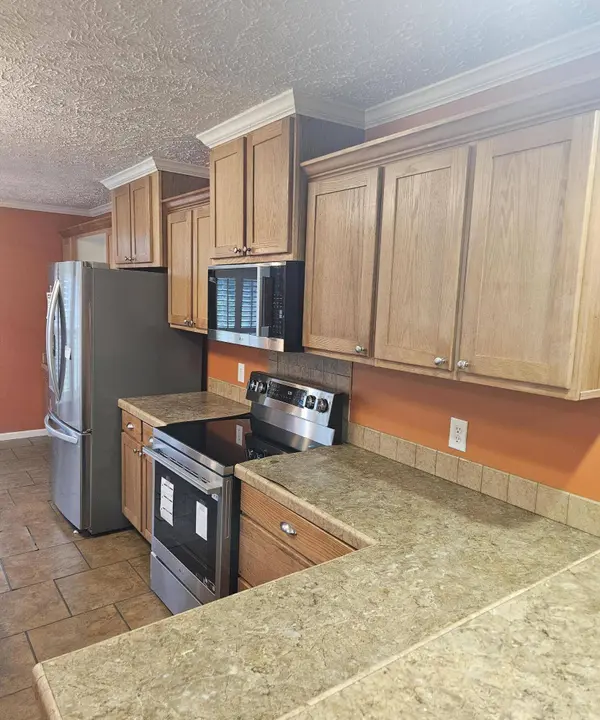 210 Belfast Ave, Holly Hill, SC 29059