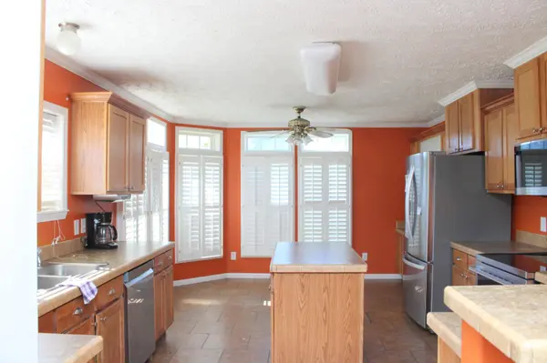 210 Belfast Ave, Holly Hill, SC 29059