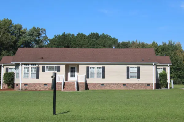 210 Belfast Ave, Holly Hill, SC 29059