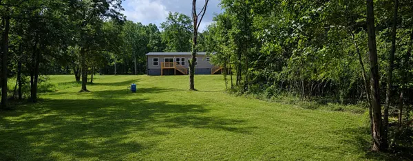692 Gardens Gate Rd, Eutawville, SC 29048