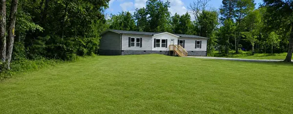 692 Gardens Gate Rd, Eutawville, SC 29048