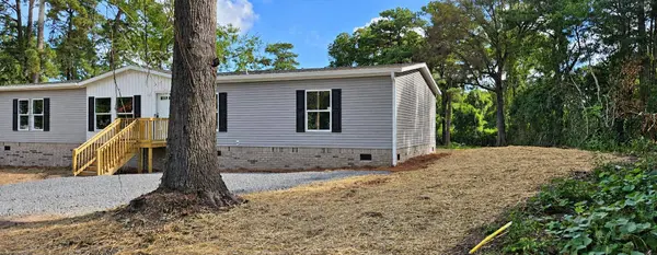 621 Gaillard St, Eutawville, SC 29048