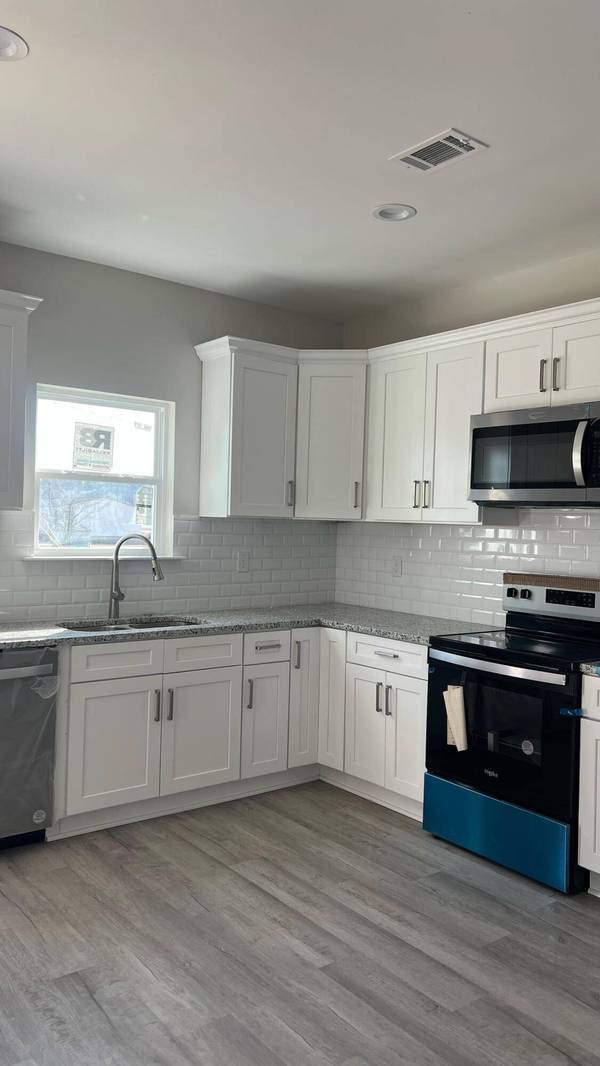 214 Avocada Dr, Santee, SC 29142