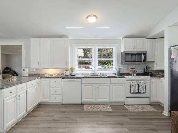 2571 Camden Rd, Holly Hill, SC 29059