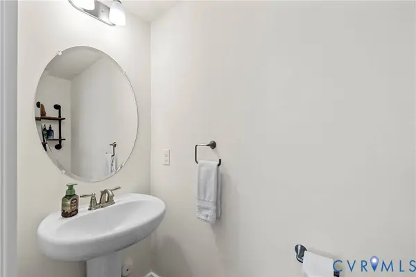 17066 Thornapple CT, Moseley, VA 23120