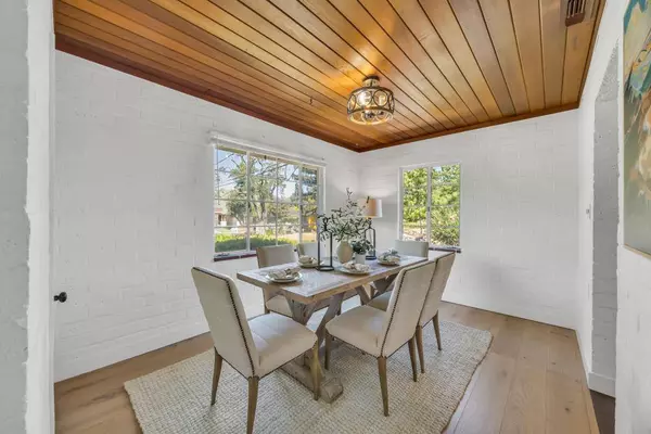 2710 Creekside LN, Sacramento, CA 95821