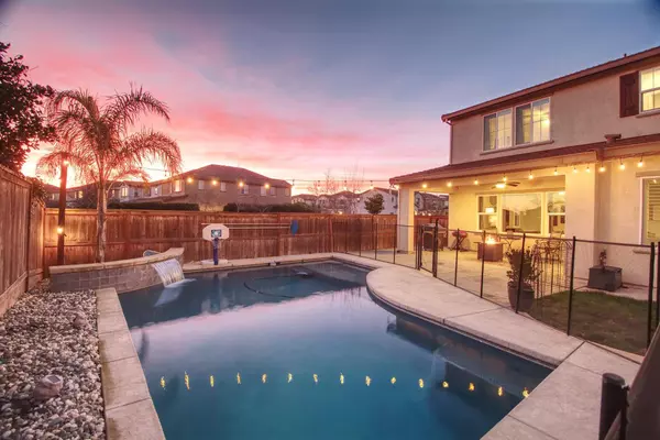 9855 Cape Verde DR, Elk Grove, CA 95757