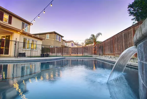 9855 Cape Verde DR, Elk Grove, CA 95757