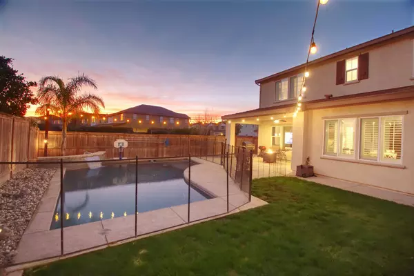 9855 Cape Verde DR, Elk Grove, CA 95757