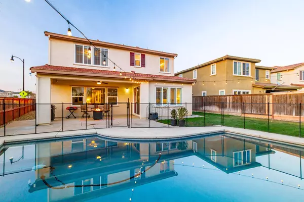 9855 Cape Verde DR, Elk Grove, CA 95757