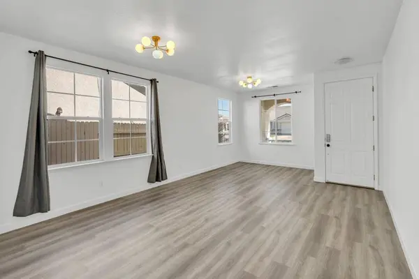 6217 Jefjen WAY, Elk Grove, CA 95757