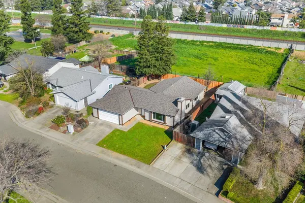 8590 Willow Grove WAY, Sacramento, CA 95828