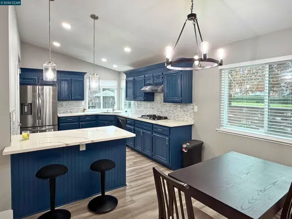 8922 Marlayana Ct, Elk Grove, CA 95758-6227