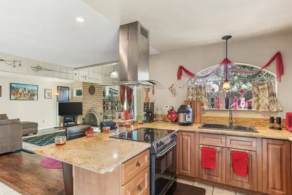 4920 Springfield WAY, Sacramento, CA 95841