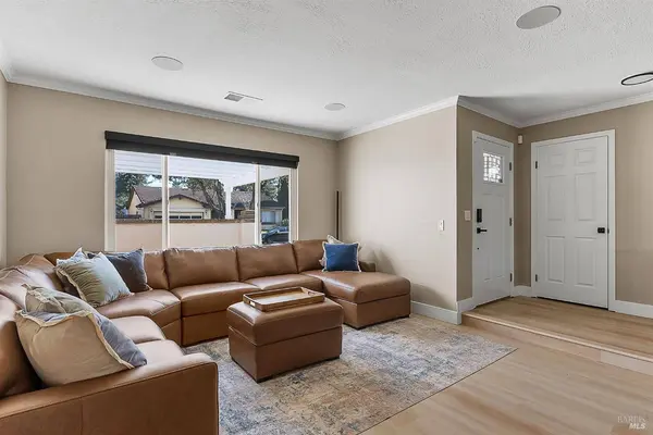 4997 Fern PL, Rohnert Park, CA 94928