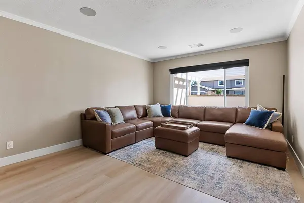 4997 Fern PL, Rohnert Park, CA 94928