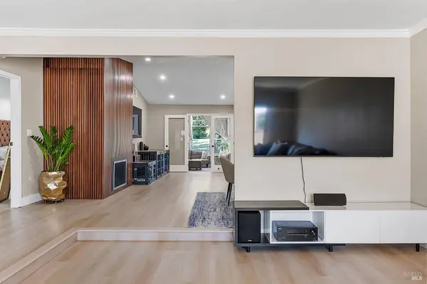 4997 Fern PL, Rohnert Park, CA 94928