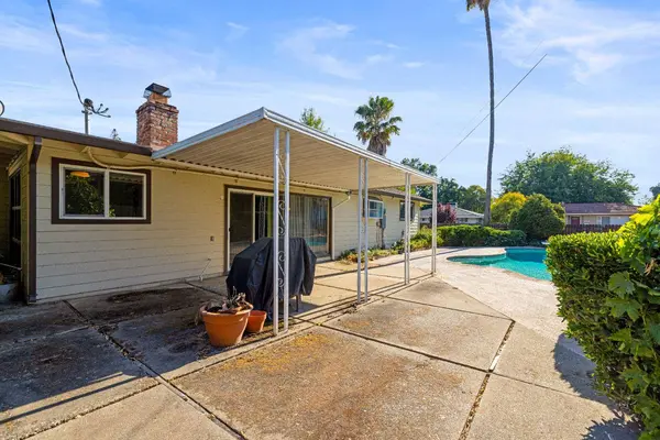 2001 Maryal DR, Sacramento, CA 95864