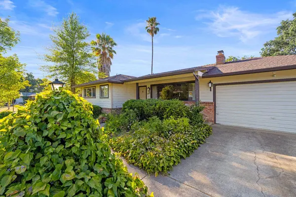 2001 Maryal DR, Sacramento, CA 95864