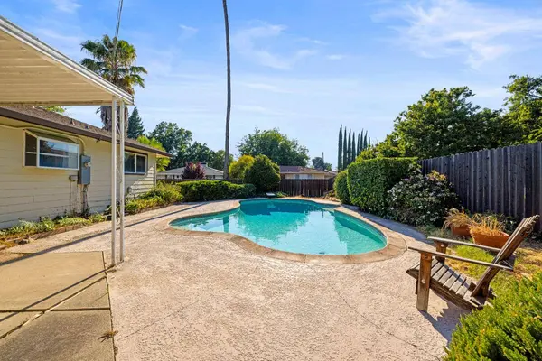 2001 Maryal DR, Sacramento, CA 95864