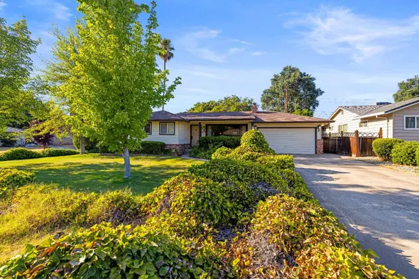 2001 Maryal DR, Sacramento, CA 95864