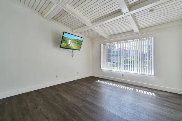 8908 Liscarney WAY, Sacramento, CA 95828