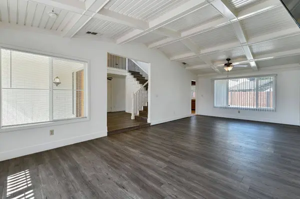 8908 Liscarney WAY, Sacramento, CA 95828