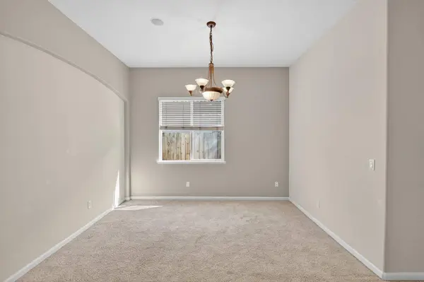 9795 W Taron Dr, Elk Grove, CA 95757