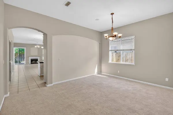 9795 W Taron Dr, Elk Grove, CA 95757