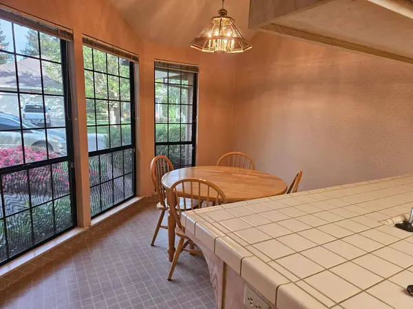 1067 Rio Cidade WAY, Sacramento, CA 95831