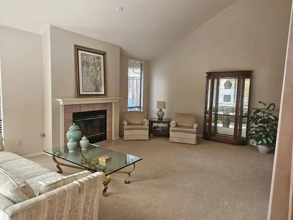 1067 Rio Cidade WAY, Sacramento, CA 95831