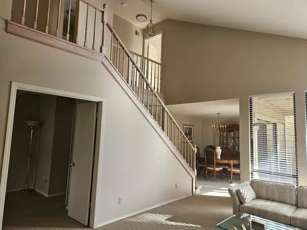 1067 Rio Cidade WAY, Sacramento, CA 95831