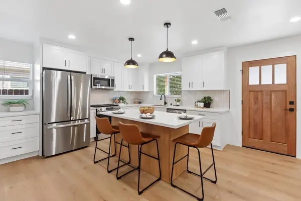 3765 Y ST, Sacramento, CA 95817