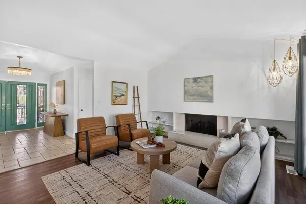 2595 American River DR, Sacramento, CA 95864