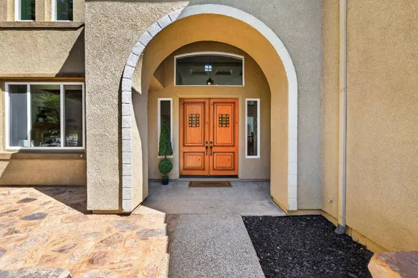 6847 Boa Nova DR, Elk Grove, CA 95757