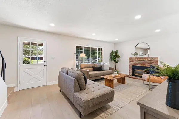 2440 Stansberry WAY, Sacramento, CA 95826