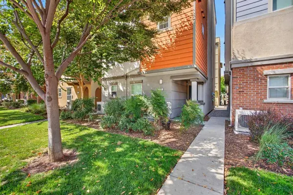 482 Tailoff LN, Sacramento, CA 95818