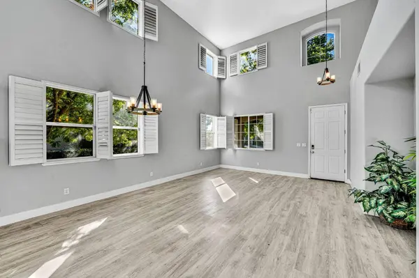 615 Watercolor LN, West Sacramento, CA 95605