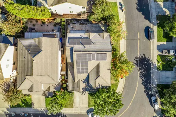 615 Watercolor LN, West Sacramento, CA 95605