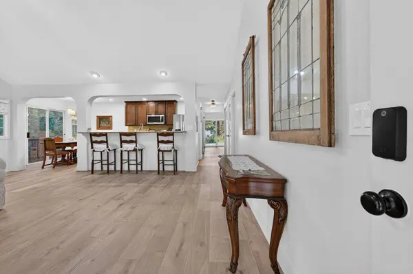 40 American River Canyon DR, Folsom, CA 95630