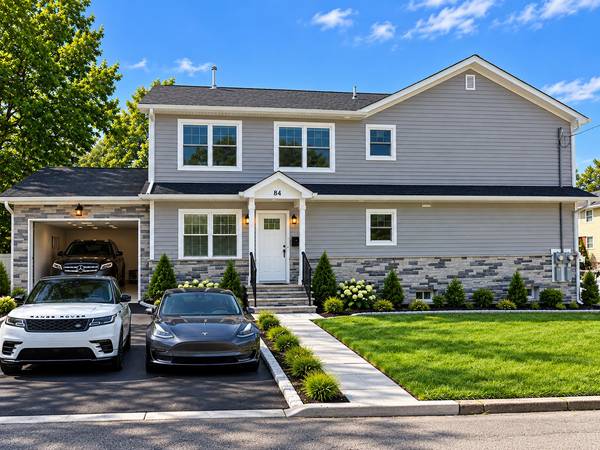 84 Miller Ave, Elmwood Park, NJ 07407-2130