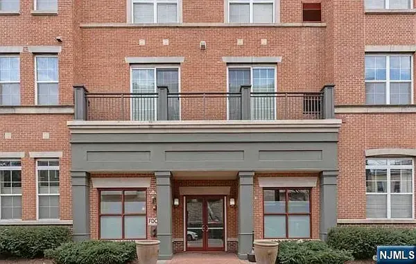 Luxury Condo Living in Downtown Jersey City: Inside 443 2nd St #406