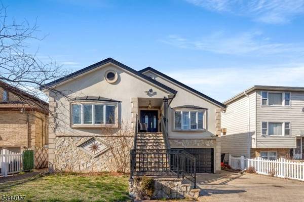 49 Krakow St, Garfield City, NJ 07026